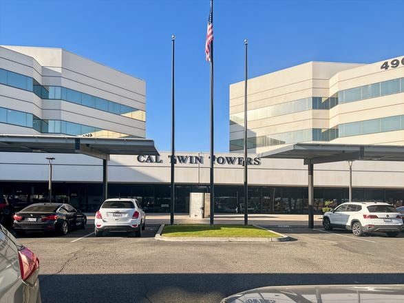 CA, Bakersfield - 4900 California Avenue