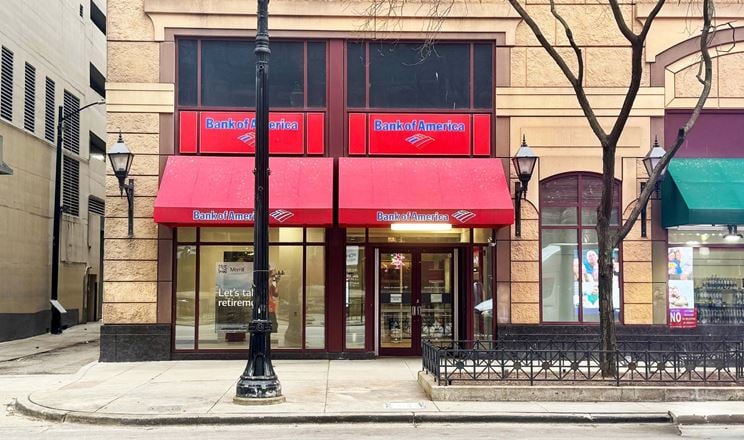 Retail space for Rent at 49 East Chicago Avenue in Chicago