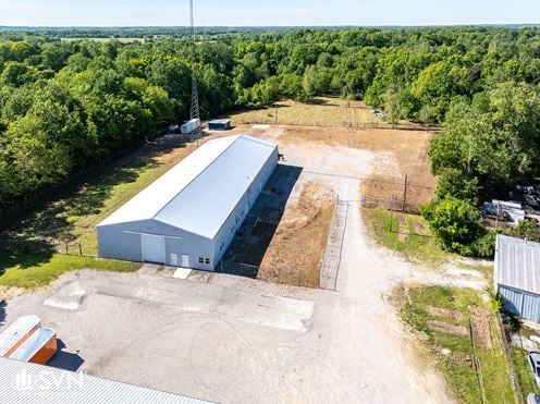 9,211 SF Industrial Building For Lease