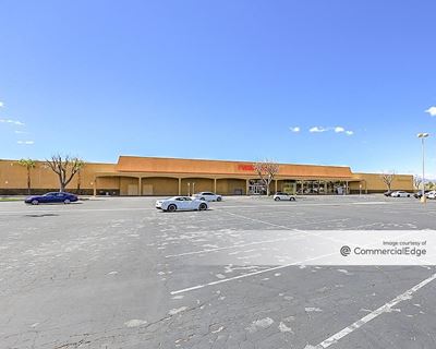 Valencia Mart Shopping Center