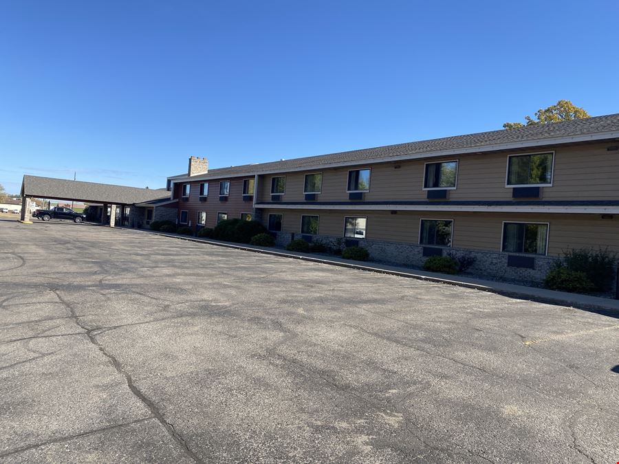 AmericInn Detroit Lakes