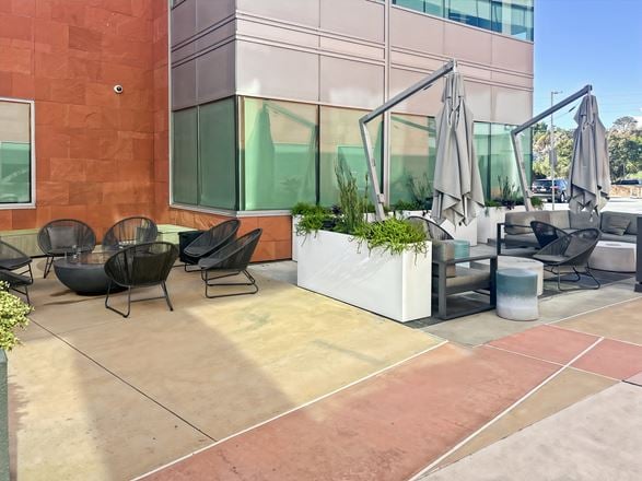 CA, Solana Beach - Solana Beach Corporate