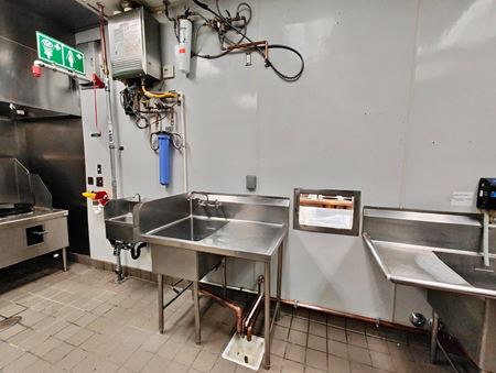 103      Space Photo Gallery 10