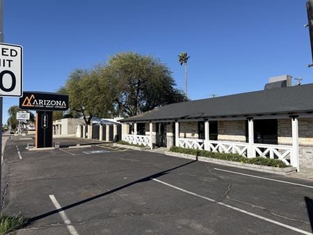 Retail space for Rent at 2514 E Indian School Rd in Phoenix