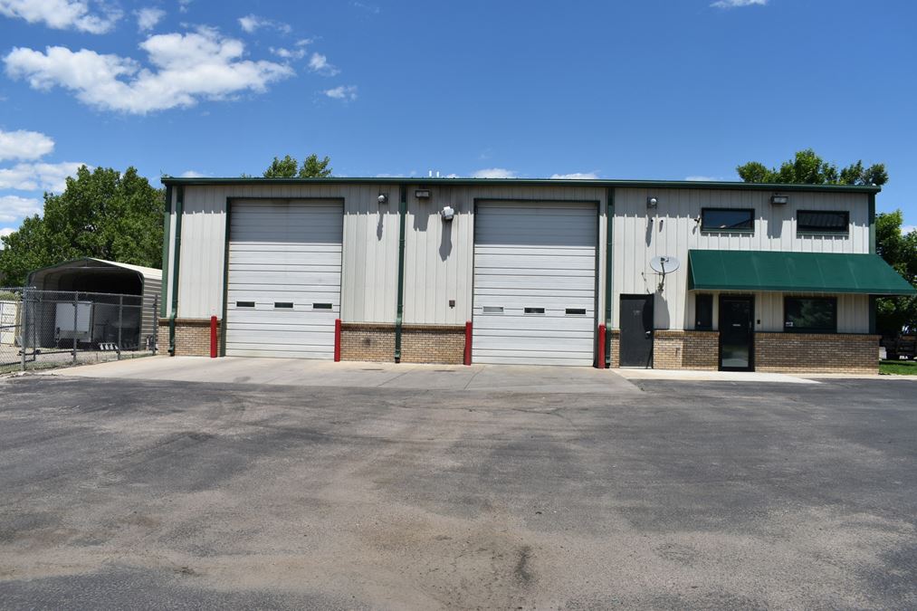 Industrial Warehouse in prime location with ample office & storage space