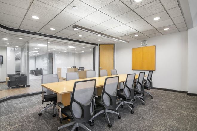 KS, Overland Park - Corporate Woods