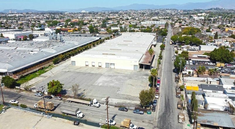 Industrial space for Rent at 1363 S Bonnie Beach Pl in Commerce
