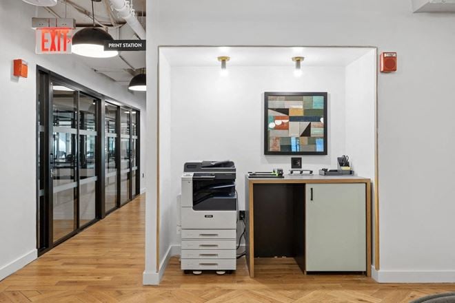 Industrious - Indy by Industrious Met Square