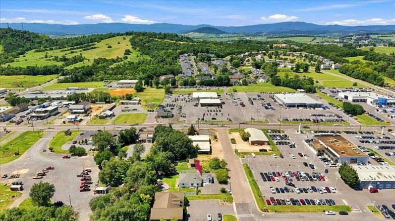 8.5% CAP RATE INVESTMENT | NN LEASED COMMERCIAL PROPERTY
