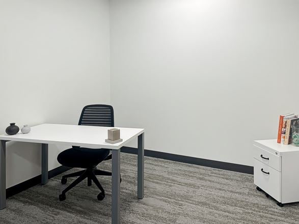 Regus - Westmont - Oakmont Plaza Drive