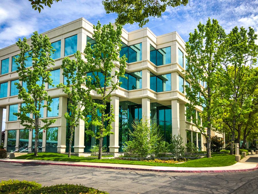 Woodward Centre 7112 7112 N. Fresno Street, Fresno, CA