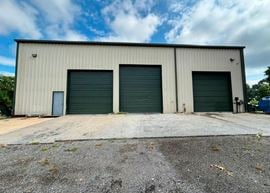 FOR SALE – WAREHOUSE + 5 ACRES STABILIZED YARD