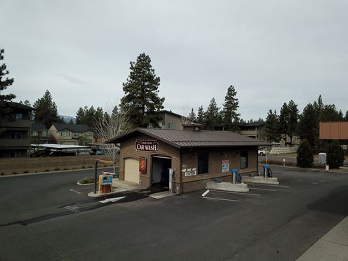 1045 W Rail Way