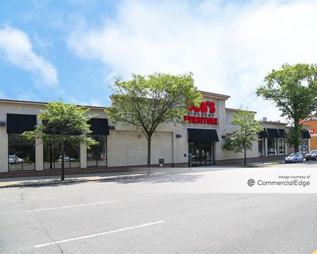 Photo of commercial space at 7225 Woodhaven Blvd in Glendale