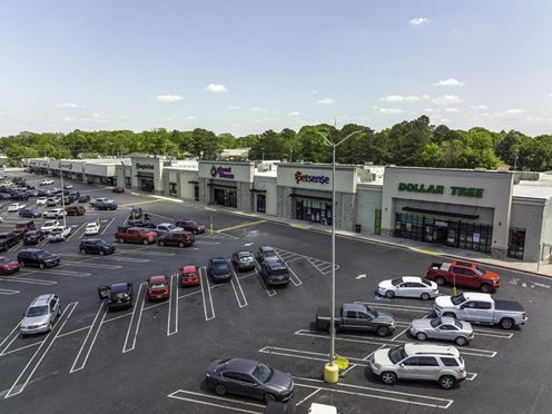 30,000 SF Retail Space at Calhoun Crossing in Calhoun, GA