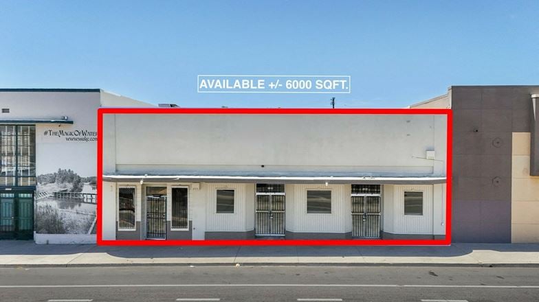 High Exposure Retail Building: 2 Units
