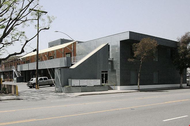 1520-1528 Cloverfield Blvd.