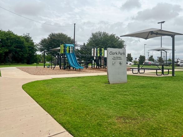 Regus - Burleson - E Renfro St