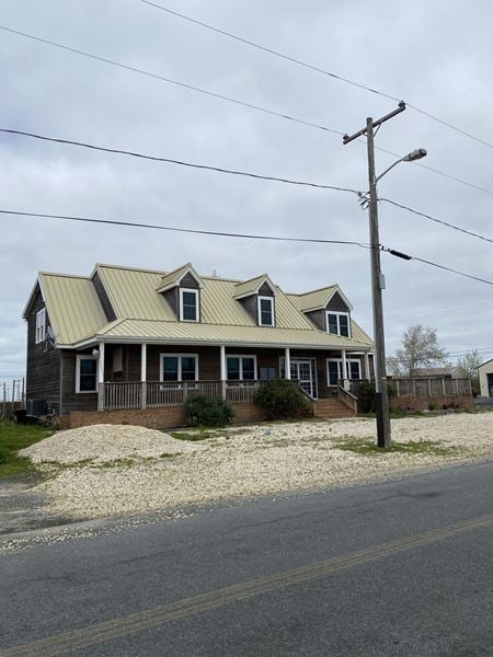 Retail space for Sale at 712 Broadway Avenue in Crisfield