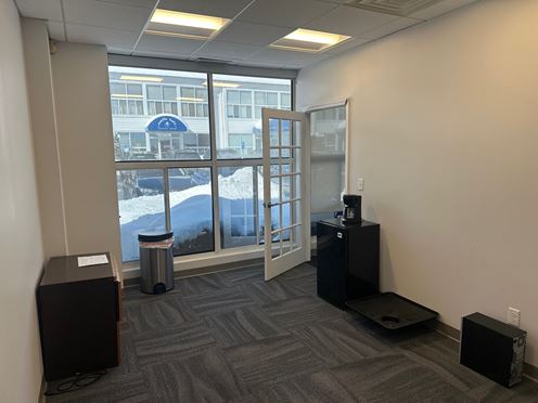 SHARED OFFICE SPACE  BROOKFIELD COMMONS