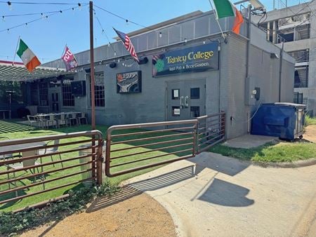 Retail space for Rent at 908 Currie Street in Fort Worth