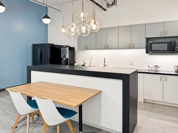 Regus - Brooklyn Center - N Summit Dr