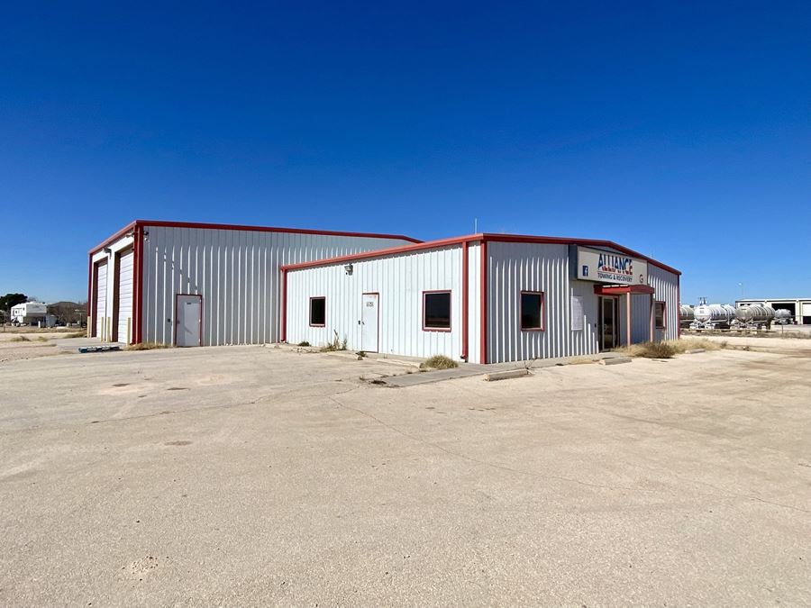 ±5,327 SF Office/Warehouse with Yard on 5.80 Acres