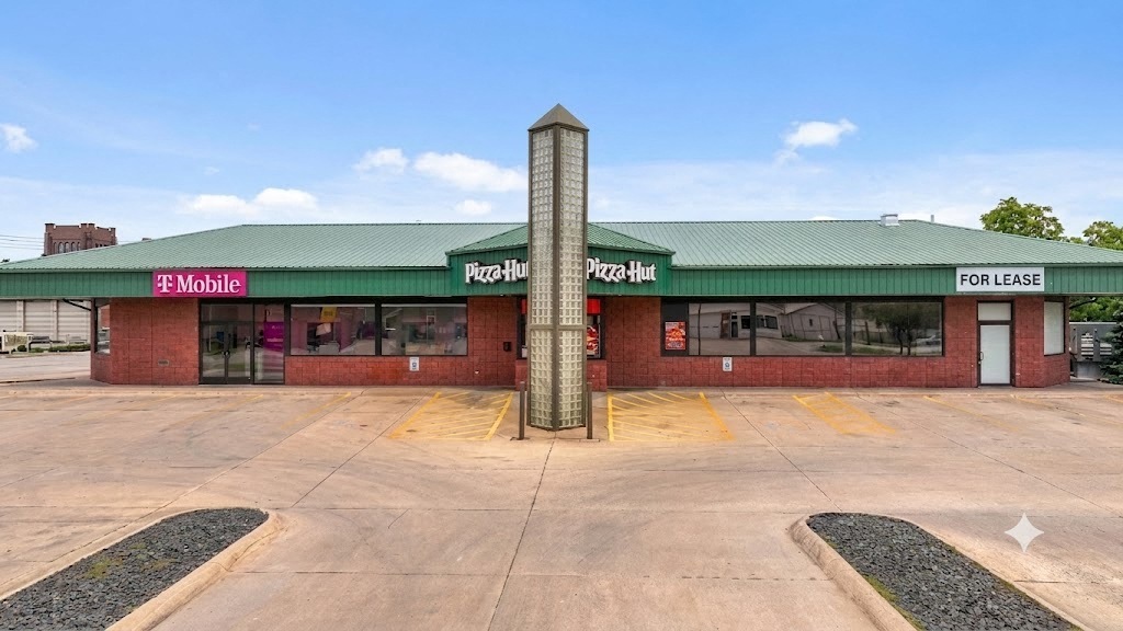 308 1St Ave E, Newton, IA 50208