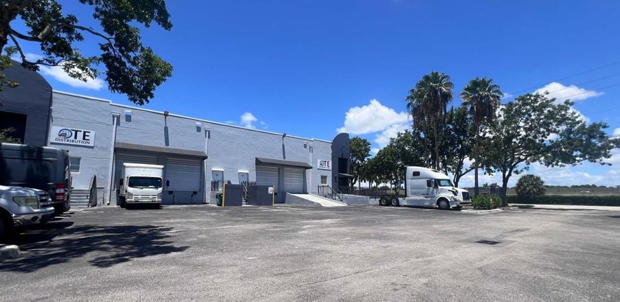 2500 W 84th Street, #6, Hialeah, FL 33016