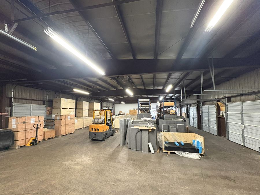 6,100 SF Cross-Dock Industrial Building on 1.08 Acres
