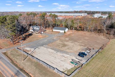 Photo of commercial space at 10201 Hambright Road in Huntersville