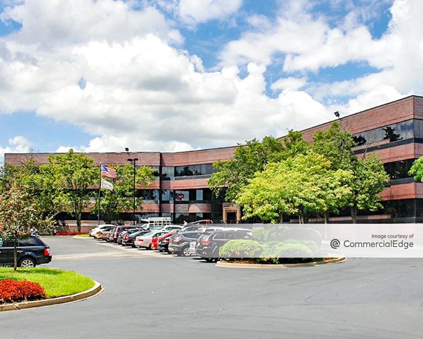 Springs Office Building 950 Breckenridge Lane, Louisville, KY 40207