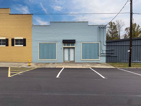 Photo of commercial space at 121 W Vance St in Zebulon