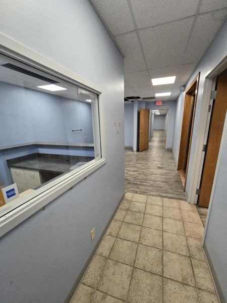 Office space for Rent at 2201 Glenwood Ave in Joliet