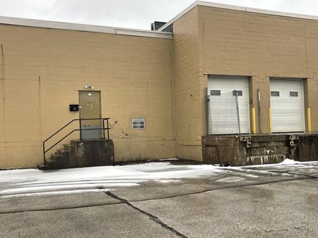 Industrial space for Rent at 3822 27th Street in Moline