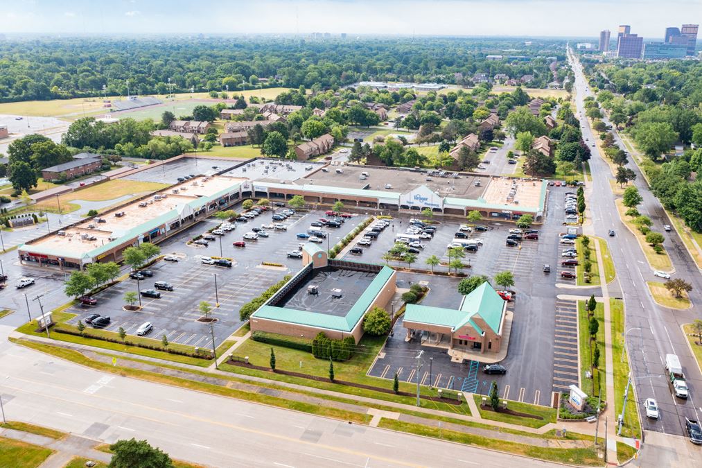 Evergreen Plaza - Grocery Anchored