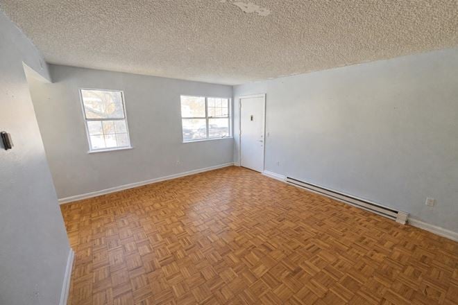 44 Angel Dr