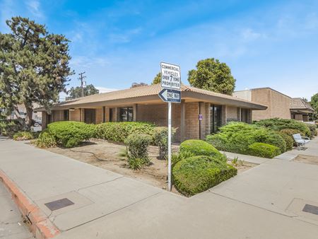 ±2,278 SF Professional Office Space Available In Visalia - Visalia