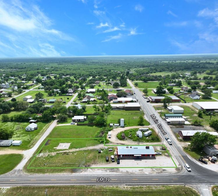 23473 FM 39, Iola