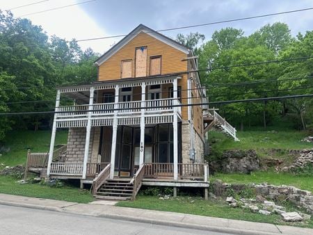 Retail space for Sale at 180 N Main in Eureka Springs