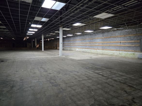 5897 S Transit Rd - 1,730+/- SF to 90,384+/- SF RETAIL SPACE AVAILABLE