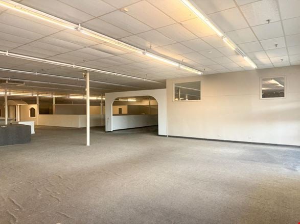 Vacant Big Box for Lease