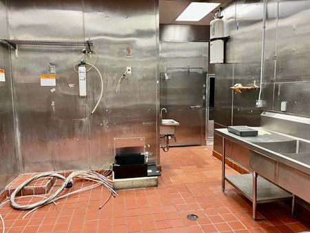 713      Space Photo Gallery 12