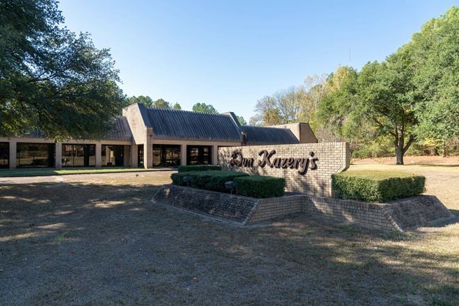 Furniture Store & Warehouse in Excellent Condition
