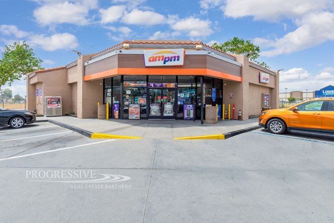 ARCO Gas with AM/PM C-Store with Real Estate