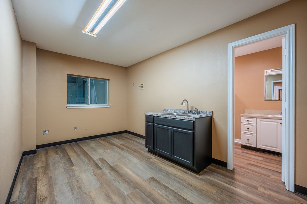 11200-A Cox Rd