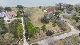 205 Lakeshore Dr, Seabrook, TX 77586