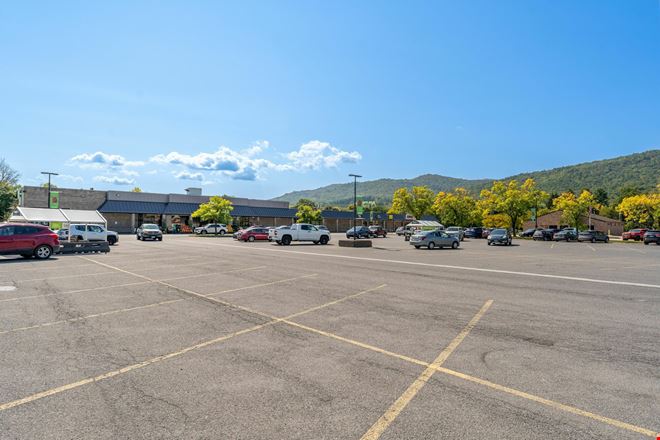 West Rutland, VT - West Way Mall