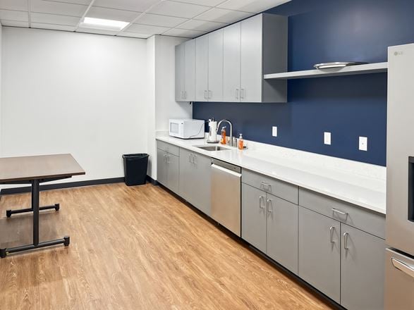 HQ - Burien - 8th Ave