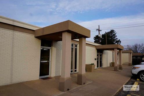 Elgin Square Office Plaza